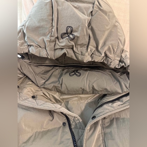 Aritzia Sage Green Puffer Jacket - Picture 3 of 4